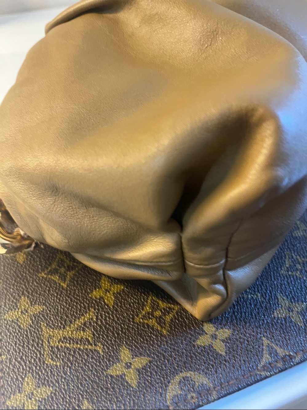Bottega Veneta Almond Chunky Gold Chain💥 - Picture 10 of 13